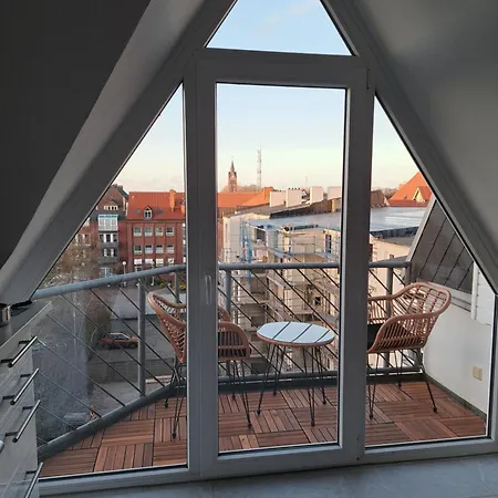 Livora Living - Stilvolles Dg-apartment An Der Fussgaengerzone - 2 Schlafzimmer * Wilhelmshaven