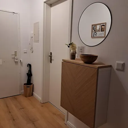 Livora Living - Stilvolles Dg-apartment An Der Fussgaengerzone - 2 Schlafzimmer