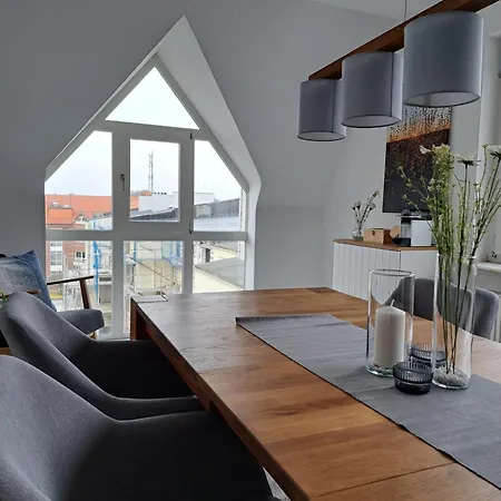 Livora Living - Stilvolles Dg-apartment An Der Fussgaengerzone - 2 Schlafzimmer *