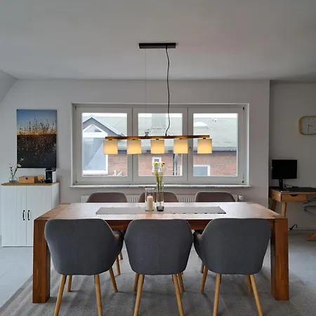 Livora Living - Stilvolles Dg-apartment An Der Fussgaengerzone - 2 Schlafzimmer *