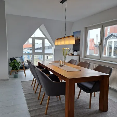 Livora Living - Stilvolles Dg-apartment An Der Fussgaengerzone - 2 Schlafzimmer Wilhelmshaven