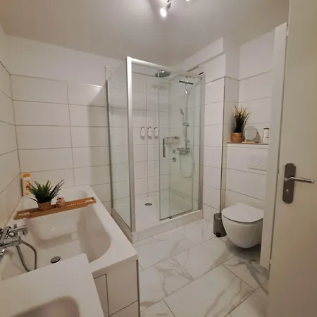 Livora Living - Stilvolles Dg-apartment An Der Fussgaengerzone - 2 Schlafzimmer Appartamento *