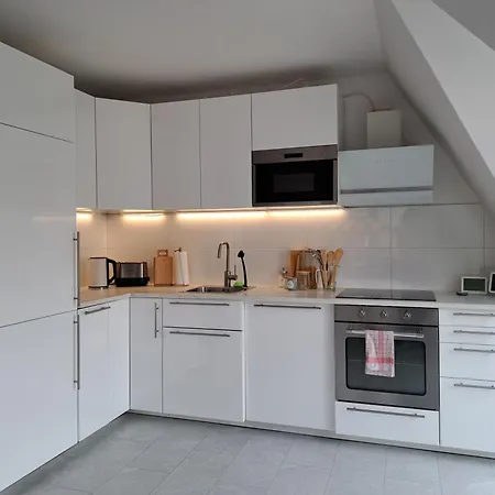 Livora Living - Stilvolles Dg-apartment An Der Fussgaengerzone - 2 Schlafzimmer * Wilhelmshaven