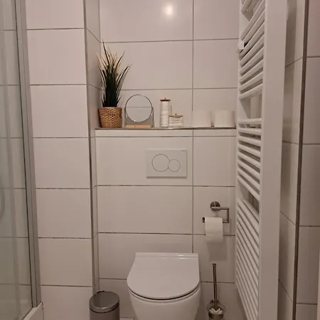 Livora Living - Stilvolles Dg-apartment An Der Fussgaengerzone - 2 Schlafzimmer Appartamento Wilhelmshaven