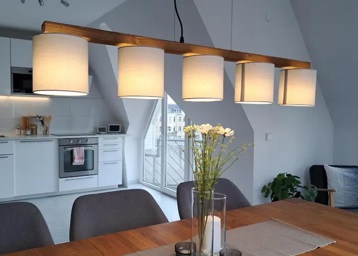 Livora Living - Stilvolles Dg-apartment An Der Fussgaengerzone - 2 Schlafzimmer