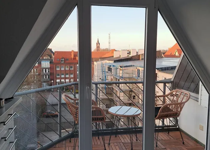 Livora Living - Stilvolles Dg-apartment An Der Fussgaengerzone - 2 Schlafzimmer * Wilhelmshaven