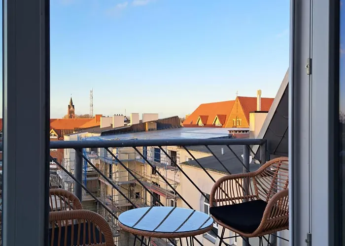 Livora Living - Stilvolles Dg-apartment An Der Fussgaengerzone - 2 Schlafzimmer Apartment Wilhelmshaven