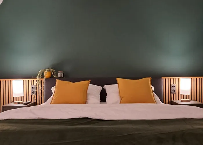 Livora Living - Stilvolles Dg-apartment An Der Fussgaengerzone - 2 Schlafzimmer *