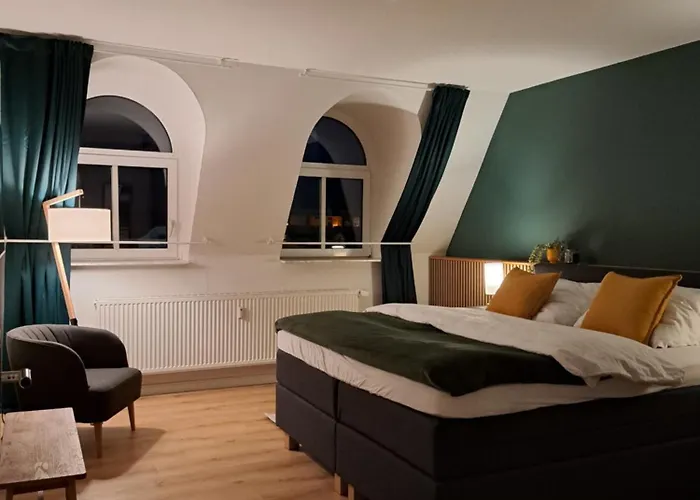 Livora Living - Stilvolles Dg-apartment An Der Fussgaengerzone - 2 Schlafzimmer * Wilhelmshaven