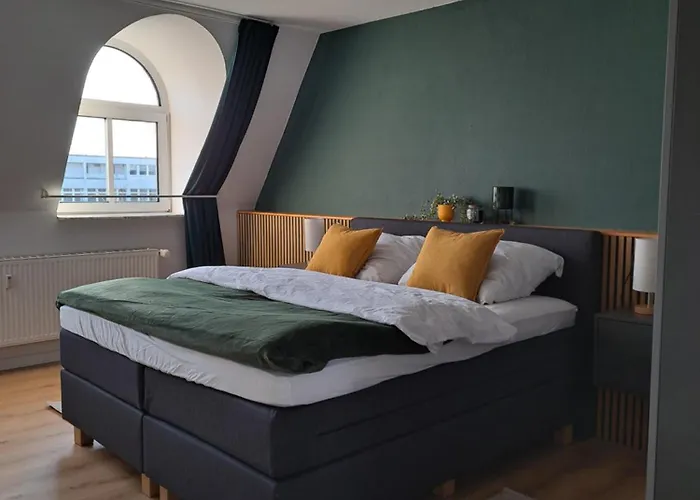 Livora Living - Stilvolles Dg-apartment An Der Fussgaengerzone - 2 Schlafzimmer Apartment Wilhelmshaven