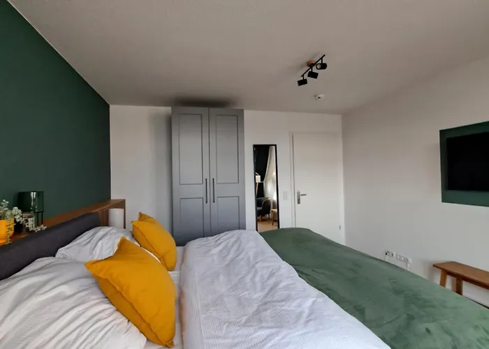 Livora Living - Stilvolles Dg-apartment An Der Fussgaengerzone - 2 Schlafzimmer Apartment Wilhelmshaven