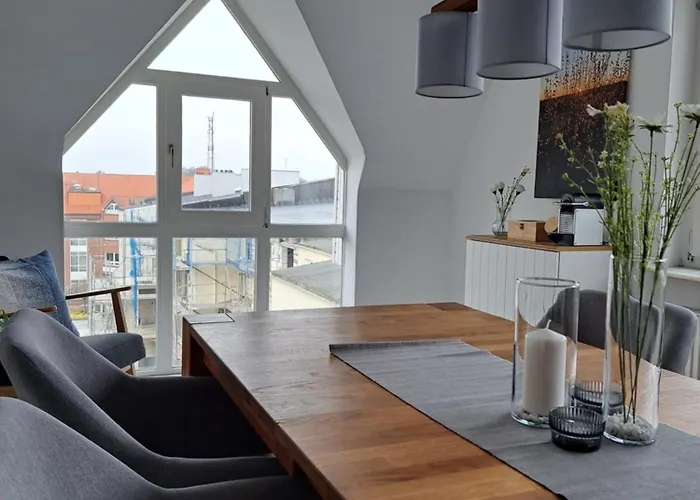 Livora Living - Stilvolles Dg-apartment An Der Fussgaengerzone - 2 Schlafzimmer *