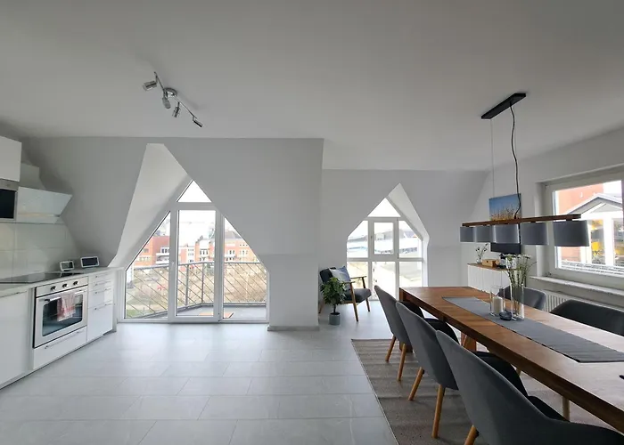 Livora Living - Stilvolles Dg-apartment An Der Fussgaengerzone - 2 Schlafzimmer *