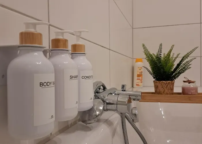Livora Living - Stilvolles Dg-apartment An Der Fussgaengerzone - 2 Schlafzimmer Apartman *