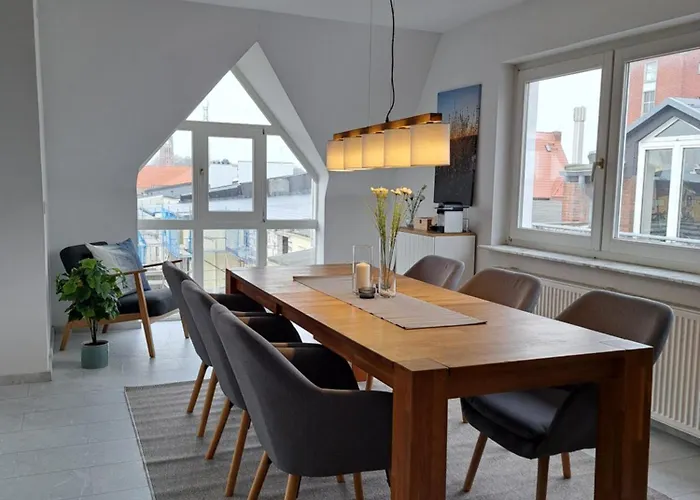 Livora Living - Stilvolles Dg-apartment An Der Fussgaengerzone - 2 Schlafzimmer Wilhelmshaven