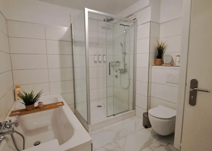 Livora Living - Stilvolles Dg-apartment An Der Fussgaengerzone - 2 Schlafzimmer Apartment *